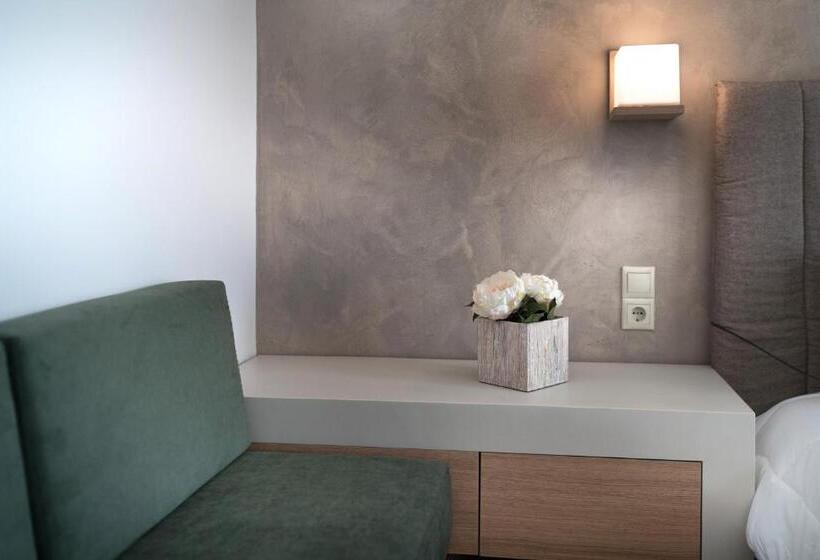 ファミリールーム, Nefeli