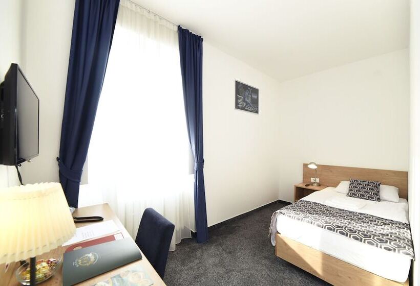 غرفة قياسية فردية, Orient Zagreb