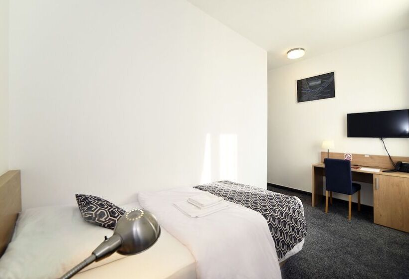 غرفة قياسية فردية, Orient Zagreb