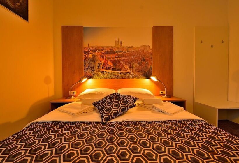 غرفة قياسية, Orient Zagreb