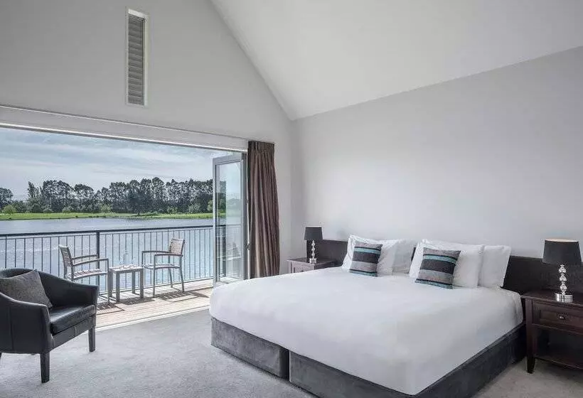 Standard Room Lake View, Peppers Clearwater Resort