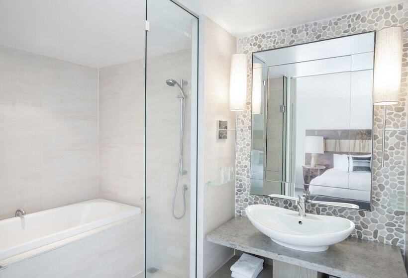 キングサイズベッドのスタンダードルーム, Peppers Clearwater Resort