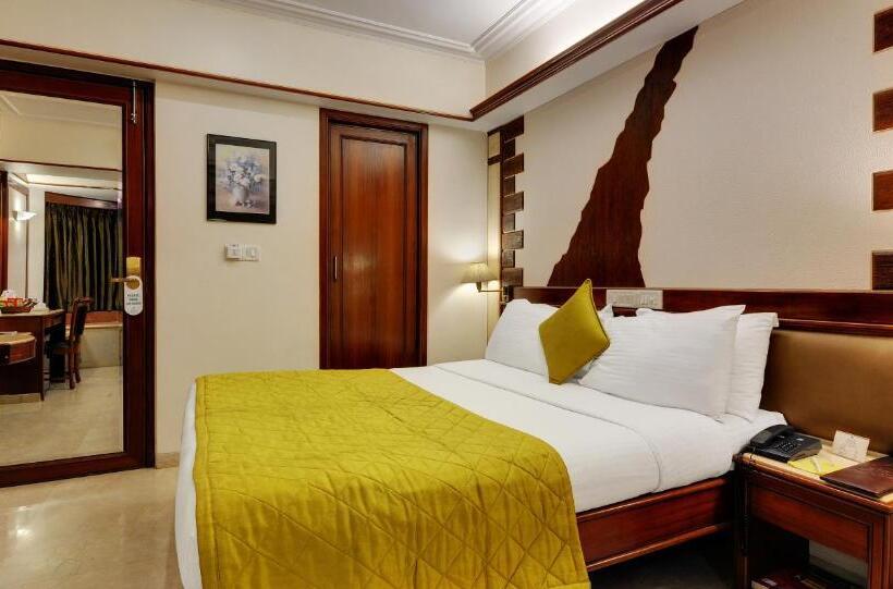 اتاق لوکس, Regal Enclave