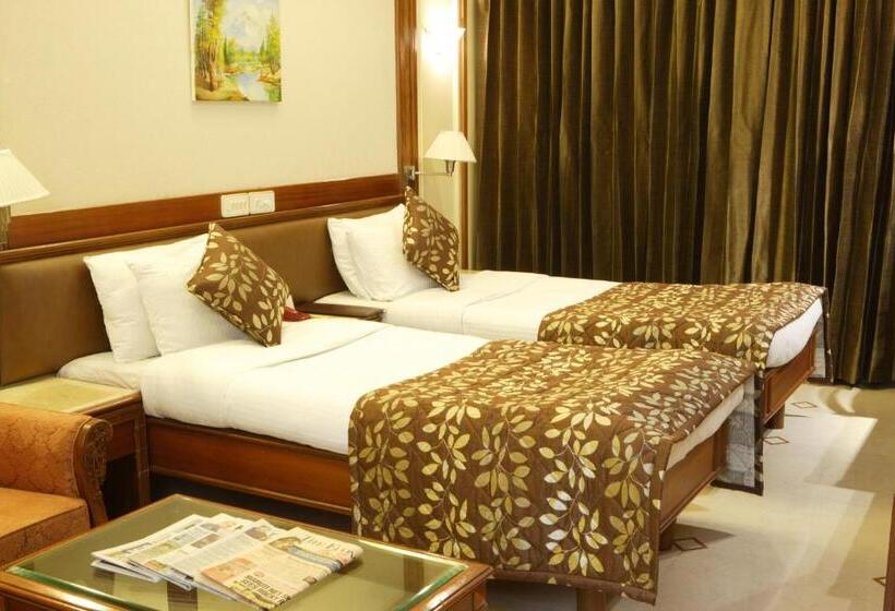 اتاق لوکس, Regal Enclave