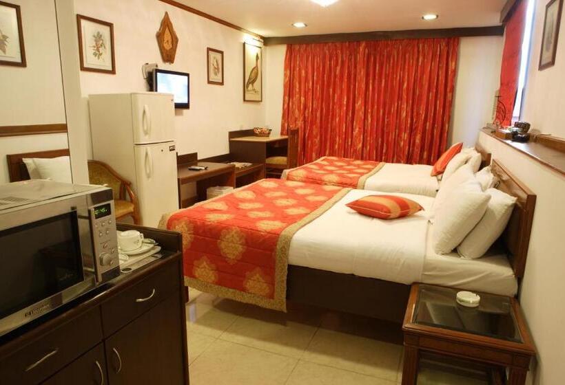 סוויטה, Regal Enclave