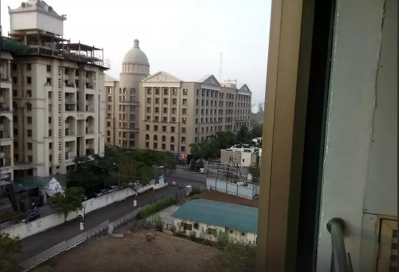 エクゼクティブスイート, Royal Orchid Golden Suites Pune