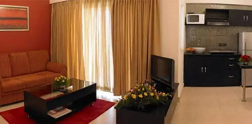 エクゼクティブスイート, Royal Orchid Golden Suites Pune