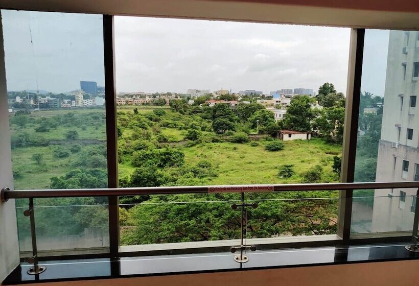 סוויטה אקזקיוטיב, Royal Orchid Golden Suites Pune