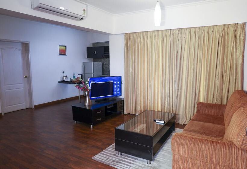 סוויטה דלוקס, Royal Orchid Golden Suites Pune