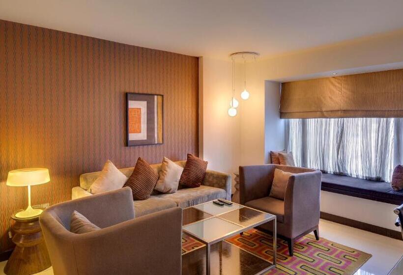 جناح, The Pride Hotel, Bangalore