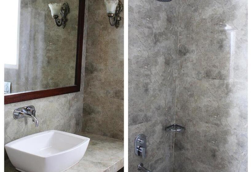 디럭스 룸, Tripli Hotels Shambhu Villas