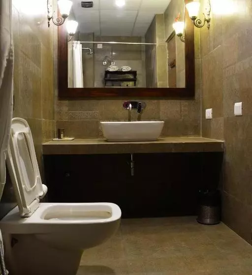 اتاق لوکس, Tripli Hotels Shambhu Villas
