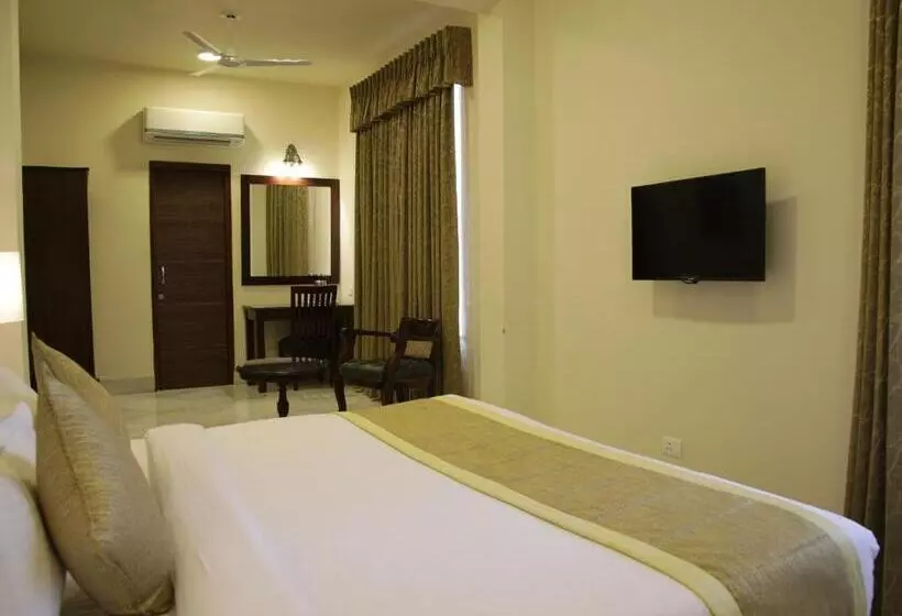 سوییت, Tripli Hotels Shambhu Villas