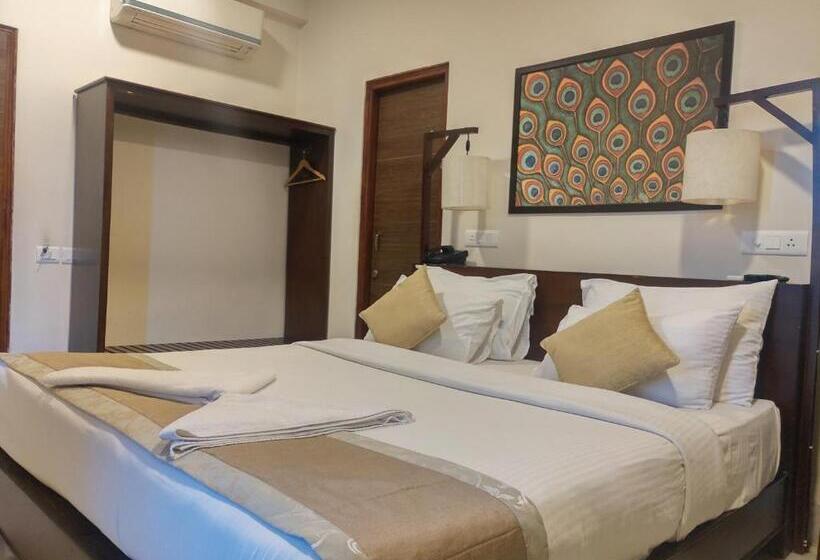 豪华房间, Tripli Hotels Shambhu Villas