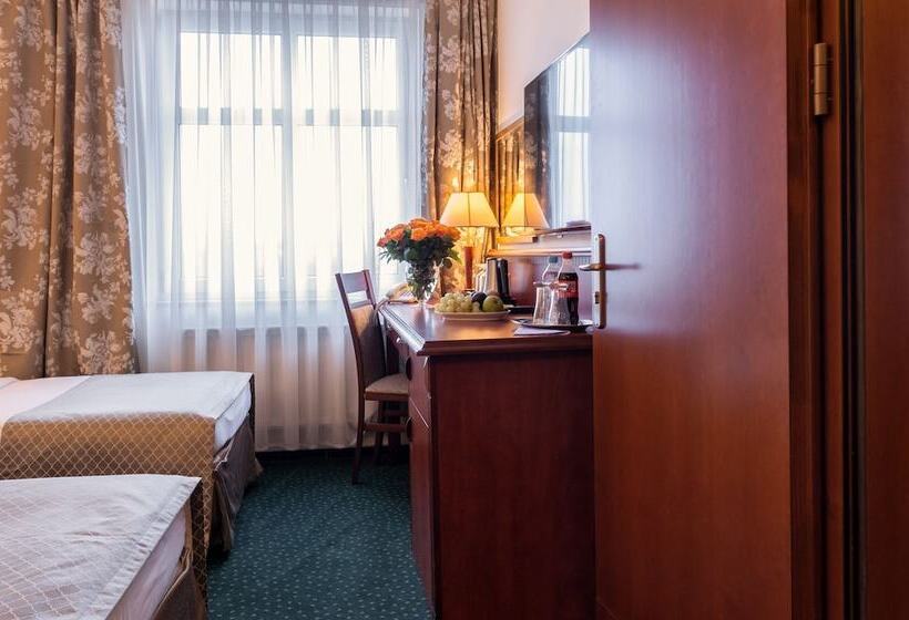 اتاق خانوادگی, Włoski Italia Boutique Old Town Poznań