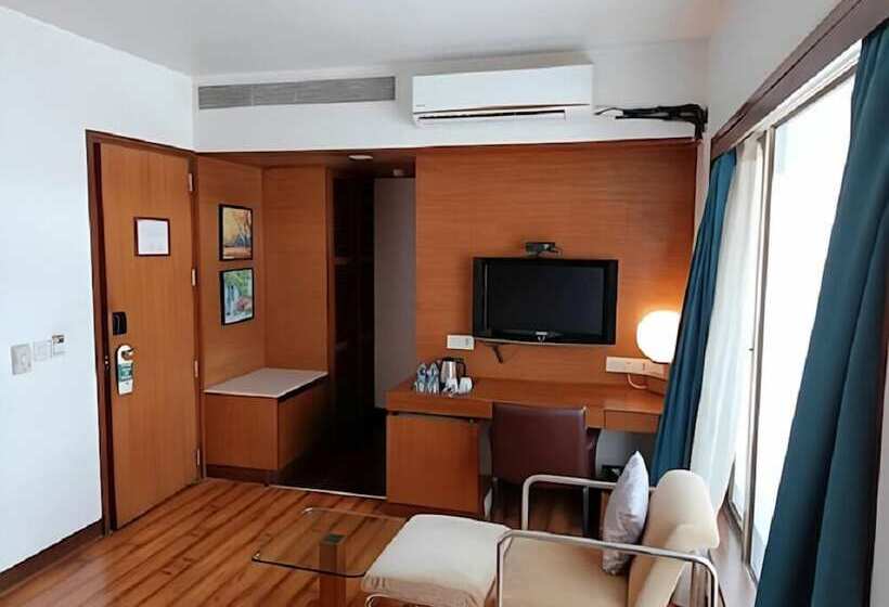 Номер Deluxe, Yogi Executive, Navi Mumbai