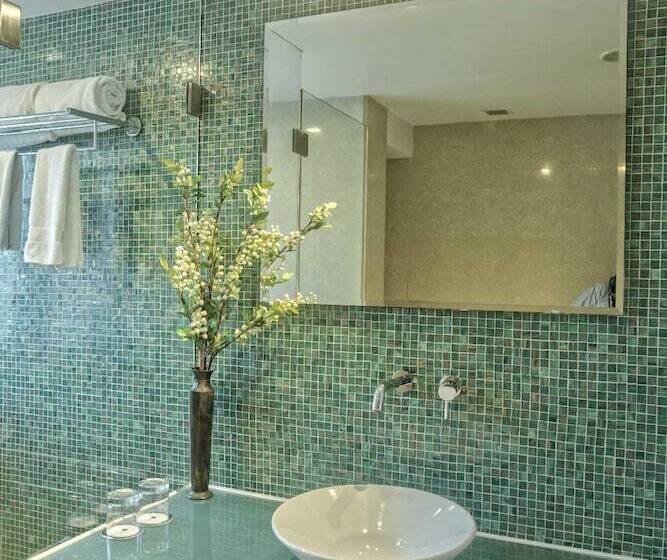 クラブルーム, Yogi Executive, Navi Mumbai