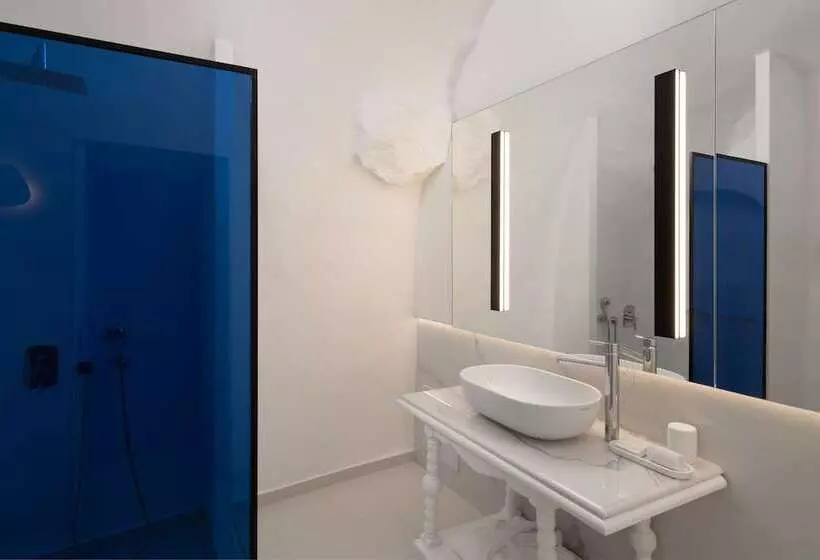 سوئیت با وان آب گرم, Katikies Villa Santorini The Leading Hotels Of The World