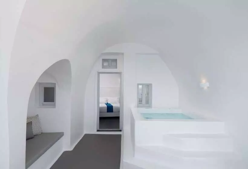 سوئیت با وان آب گرم, Katikies Villa Santorini The Leading Hotels Of The World
