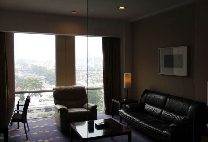 Полулюкс, Novotel Bandung