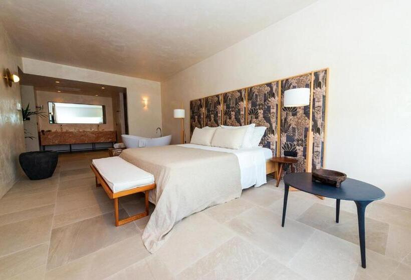 سوییت با چشم‌انداز استخر, Port Royal Villas And Spa  Adults Only