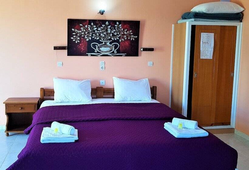 Трехместный Номер Стандарт Вид на Бассейн, Stars Hotel   Adults Only