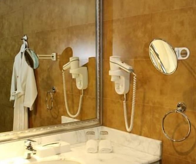 Quarto Deluxe, Swiss Belhotel Doha