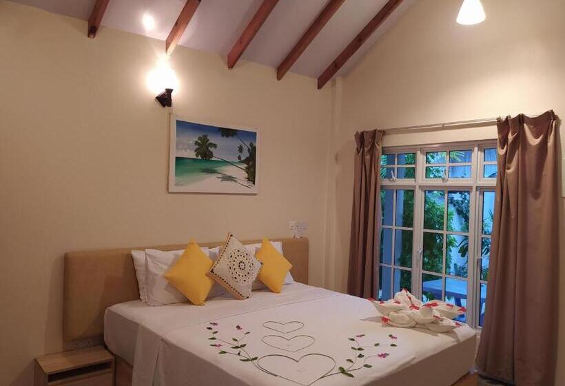 اتاق استاندارد با چشم‌انداز باغ, Manta Stay Thoddoo, Maldives