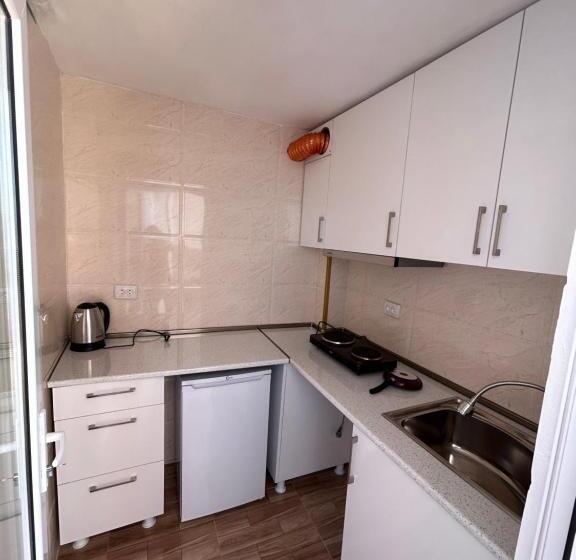 经济型三人房间, My House Kvariati