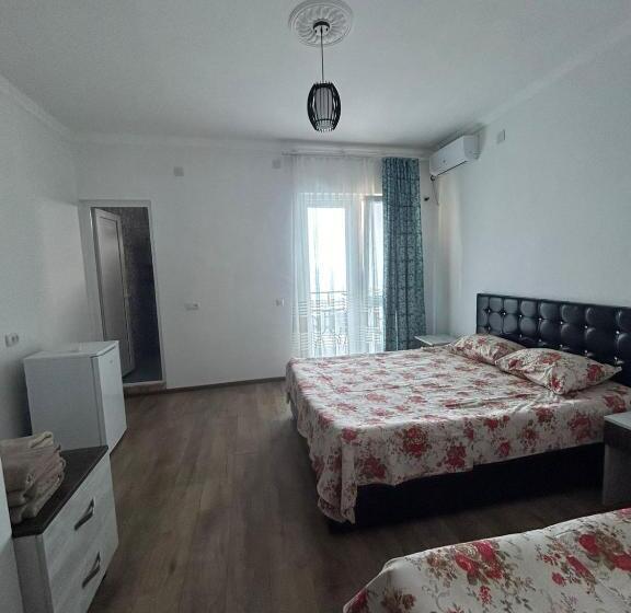 Triple Room Sea View, My House Kvariati