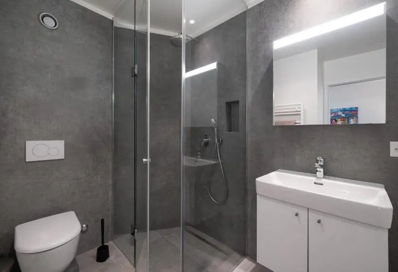 استودیوی استاندارد, The Studios Montreux Swiss Hotel Apartments