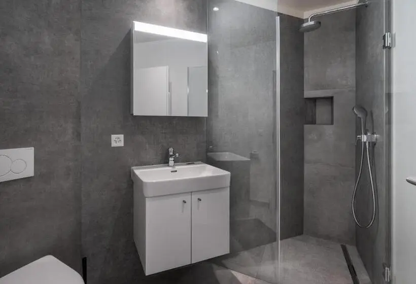 استودیوی سوپریور, The Studios Montreux Swiss Hotel Apartments