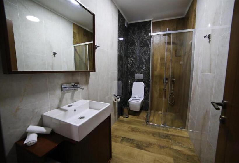 חדר סופריור, Chateau Kvirike