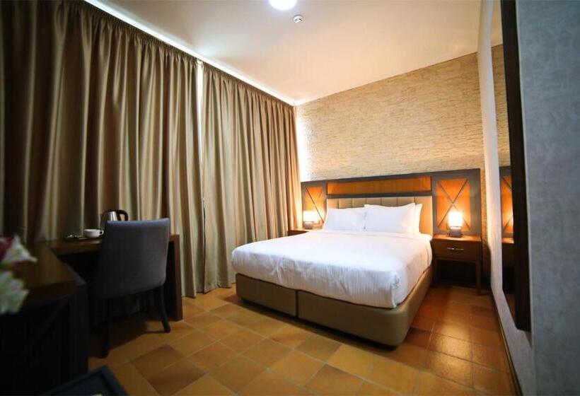 חדר סופריור, Chateau Kvirike