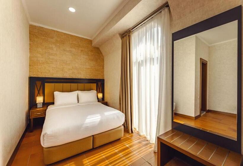 חדר סופריור, Chateau Kvirike