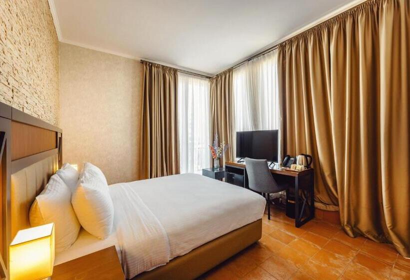 חדר סופריור, Chateau Kvirike