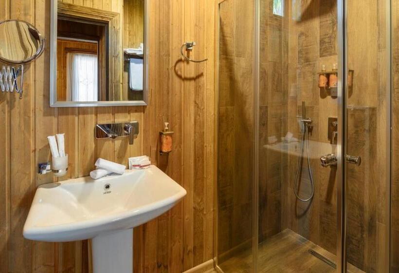 בקתת סופריור בת חדר 1, Chateau Kvirike