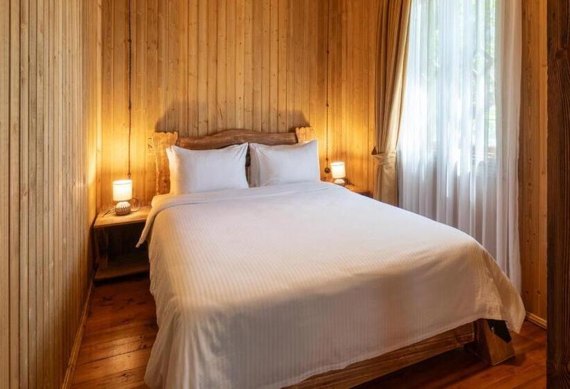 בקתת סופריור בת חדר 1, Chateau Kvirike