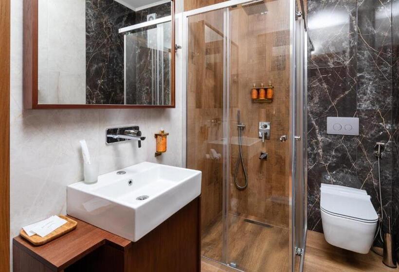 חדר סופריור, Chateau Kvirike