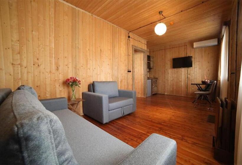 בקתת סופריור בת חדר 1, Chateau Kvirike