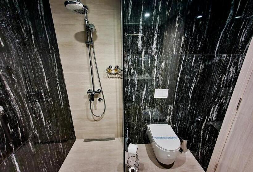 اتاق لوکس, City Code