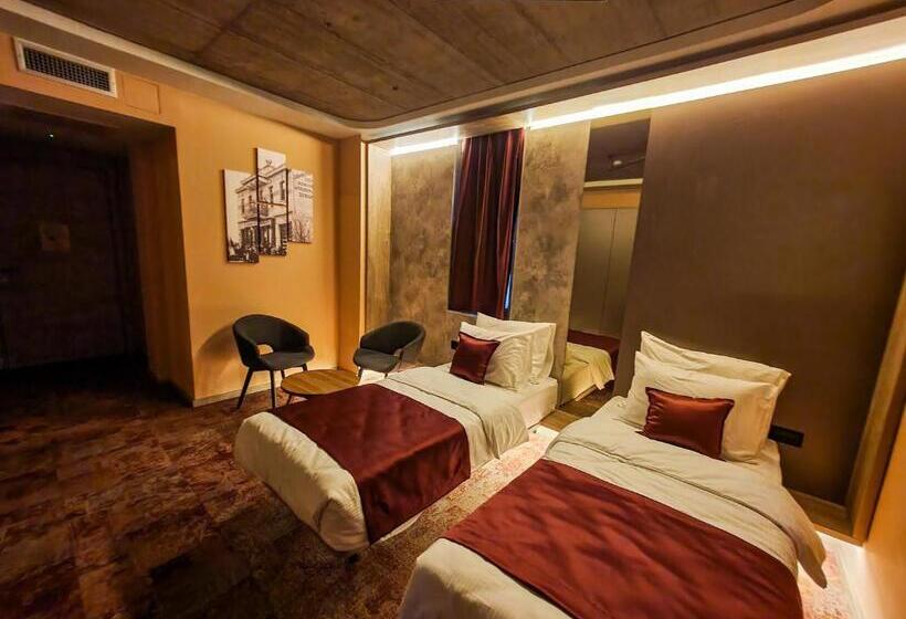 اتاق لوکس, City Code