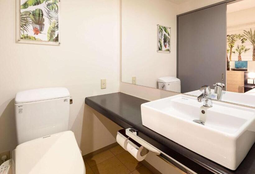 اتاق اکونومی, Comfort Inn Naha Tomari Port