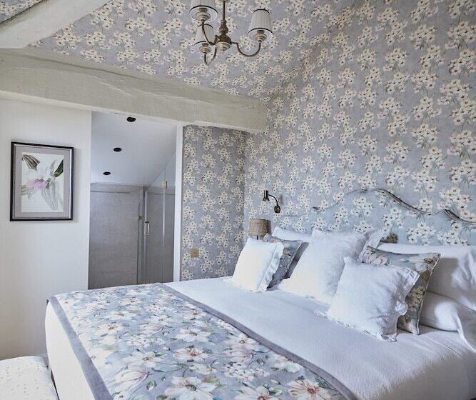 ジュニアスイート, Helguera Palacio Boutique & Antique