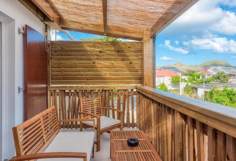 سوییت دوبلکس, Love Boutique