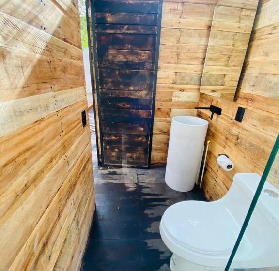 چادر با خدمات رفاهی استاندارد, Oxú Solo Adultos