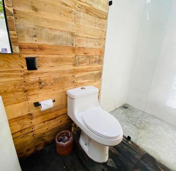 چادر با خدمات رفاهی استاندارد, Oxú Solo Adultos