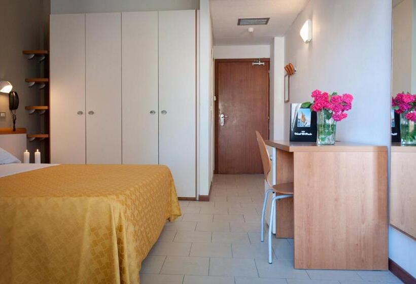 اتاق استاندارد سه تخته با چشمانداز استخر, Villa Elprado