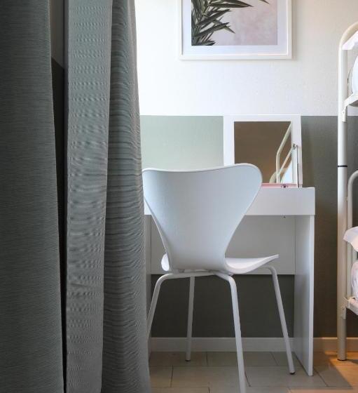 اتاق لوکس چهار تخته, Villa Elprado