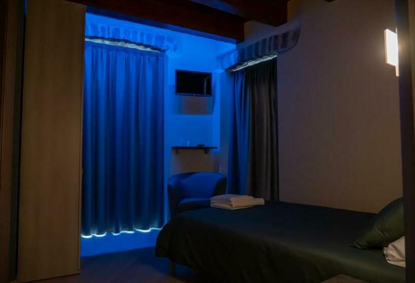 Номер Стандарт Индивидуальный с Балконом, Dimora Del Corso